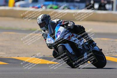 media/Oct-09-2022-SoCal Trackdays (Sun) [[95640aeeb6]]/Turn 2 (1110am)/